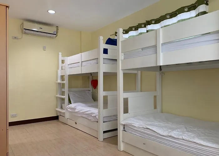 Hostel Mactan Seahorse *
