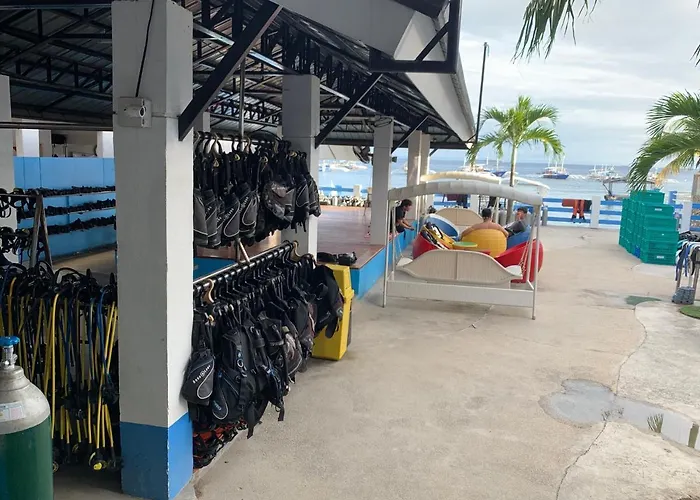 Mactan Seahorse Hostel